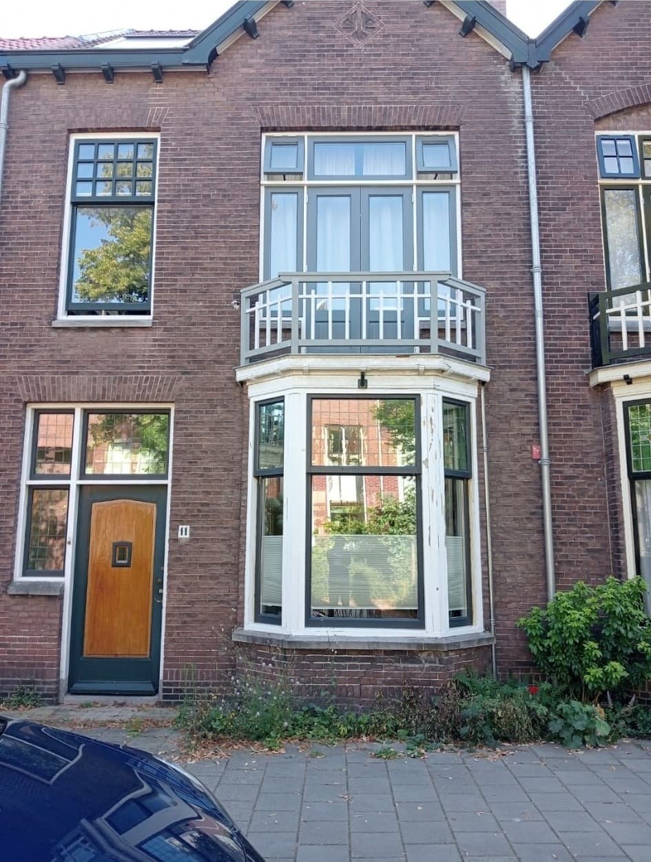 Buitenschilderwerk kozijnen tussenwoning